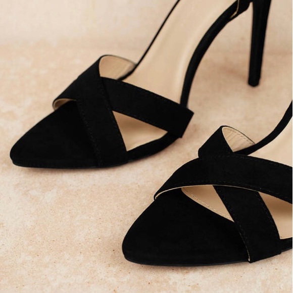 NEW POINTED TOE BLACK HEEL - Picture 6 of 8